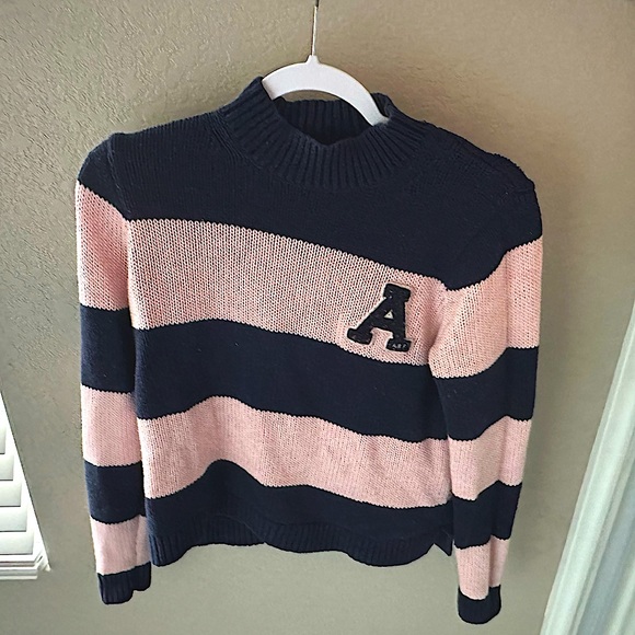 Abercrombie and Fitch knit Logo sweater - Picture 1 of 4